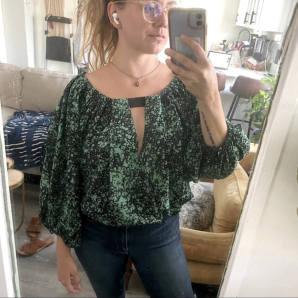 Diane von Fürstenberg Silk Blouse Puff Sleeve Green Splatter Print size Small - Picture 3 of 13